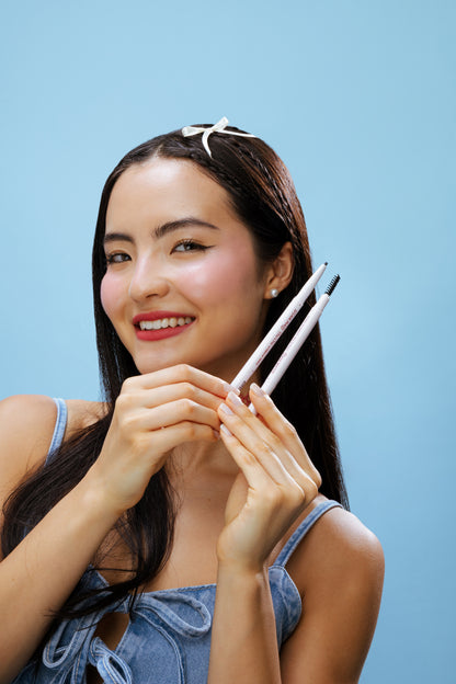 Lápis para Sobrancelhas Dear May The Chic Eyebrow Pencil